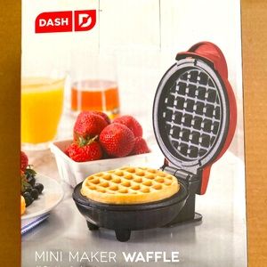 Mini waffle maker